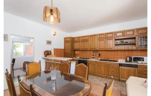 Gorgeous Home In Orebic