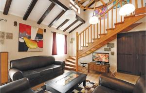 3 Bedroom Beautiful Home In Lisicic 