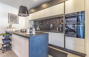 3 Bedroom Awesome Home In Orbanici