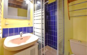 Maisons de vacances Beautiful Home In Montmartin-Sur-Mer : photos des chambres