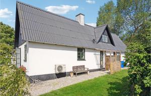 Beautiful Home In Lundby With Wifi