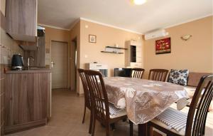 Apartment Zatoglav With Sea View 08