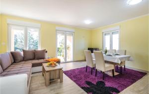 2 Bedroom Lovely Apartment In Cavle