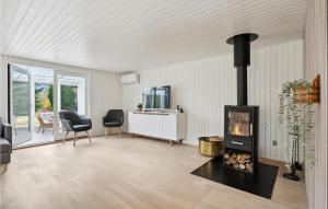 Gorgeous Home In Ulfborg With Kitchen