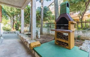 Two-Bedroom Apartment In Premantura