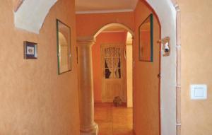 Maisons de vacances Amazing Home In St-Privat-Des-Vieux : photos des chambres