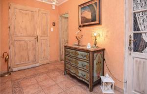 Maisons de vacances Amazing Home In St-Privat-Des-Vieux : photos des chambres