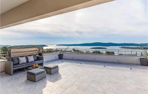 4 Bedroom Gorgeous Home In Pomer 