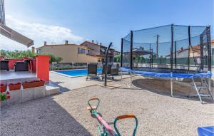 3 Bedroom Awesome Home In Marcana 