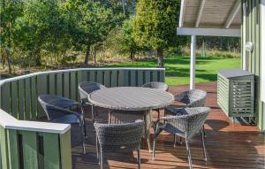 Three-Bedroom Holiday Home In Albak