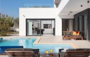 4 Bedroom Beautiful Home In Banjole 