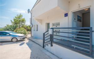 Amazing Apartment In Sukosan With Wifi