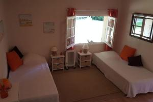 Maisons de vacances Grande maison avec parc arbore et piscine privee - 6 chambres : photos des chambres