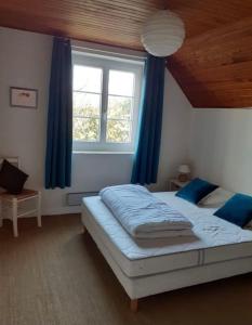 Maisons de vacances Grande maison avec parc arbore et piscine privee - 6 chambres : photos des chambres