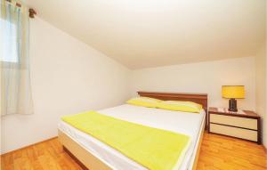 2 Bedroom Amazing Apartment In Crikvenica 