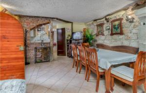 Gorgeous Apartment In Grizane With Kitchen 