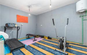 Amazing Apartment In Spincici