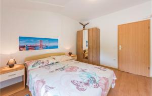 Awesome Apartment In Bonaci With Wifi 