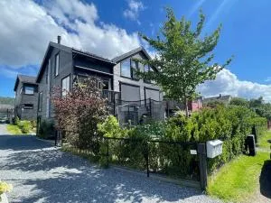New and spacious house with fireplace - 奥斯陆