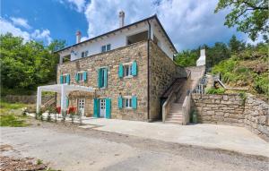 Amazing Home In Buzet With Jacuzzi
