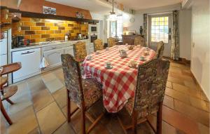 7 Bedroom Awesome Home In Charlieu