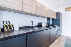 Stunning 2-Bedroom Apartment in Bolton