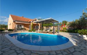 2 Bedroom Cozy Home In Krusevo