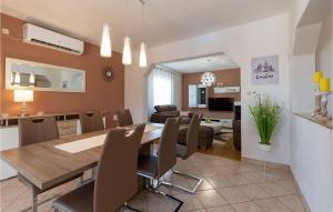 2 Bedroom Cozy Home In Krusevo 