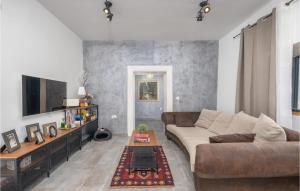 Cozy Home In Tribalj With Kitchen