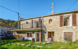 Maisons de vacances Awesome Home In San-Gavino Di Carbini : photos des chambres