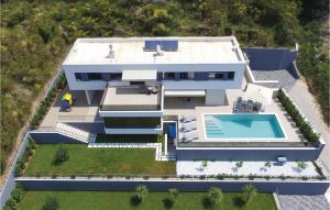 Lovely Home In Omis With Wifi