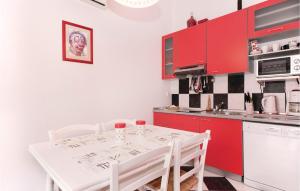 Lovely Apartment In Jadrija With Wifi 