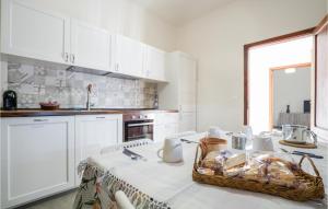 Stunning Home In Ponte Buggianese