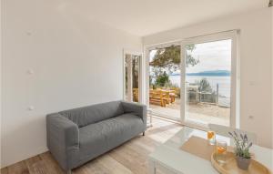 Two-Bedroom Holiday Home In Podgora