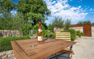 Three-Bedroom Holiday Home In Mratovo