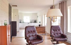 Two-Bedroom Holiday Home In Malilla