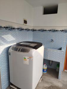 Habitación privada, TV y WIFI cerca a Barranco - H1