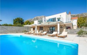 Awesome Home In Kastel Sucurac