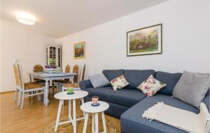 Cozy Home In Oslje With Outdoor Swimming Pool 