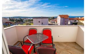 1 Bedroom Stunning Apartment In Banjol 