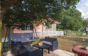 Awesome Home In Unesic