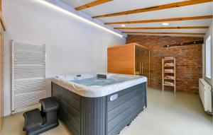 Gorgeous Home In Bjelovar With Sauna