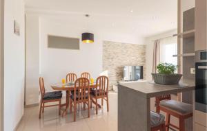 3 Bedroom Gorgeous Apartment In Split 