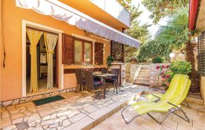 2 Bedroom Stunning Apartment In Vodnjan 