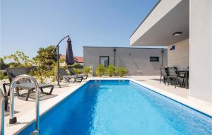 Beautiful Home In Vir With Sauna