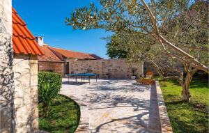 Awesome Home In Benkovac With Wifi 