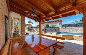 Awesome Home In Benkovac With Wifi