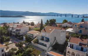 Two-Bedroom Apartment In Ploce