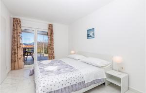 Stunning Home In Linardici With Wifi 