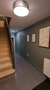 6 Bed Modern Elm Tree House City Centre 92" Cinema